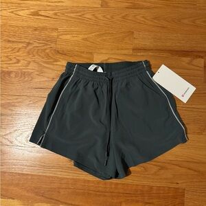 New lululemon Women's Court Rival High-Rise Short 3" size 2